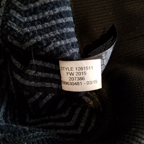 Under Armour Coldgear Infrared crew neck sweatshirt, Medium, Black, Front Pocket - Picture 8 of 9